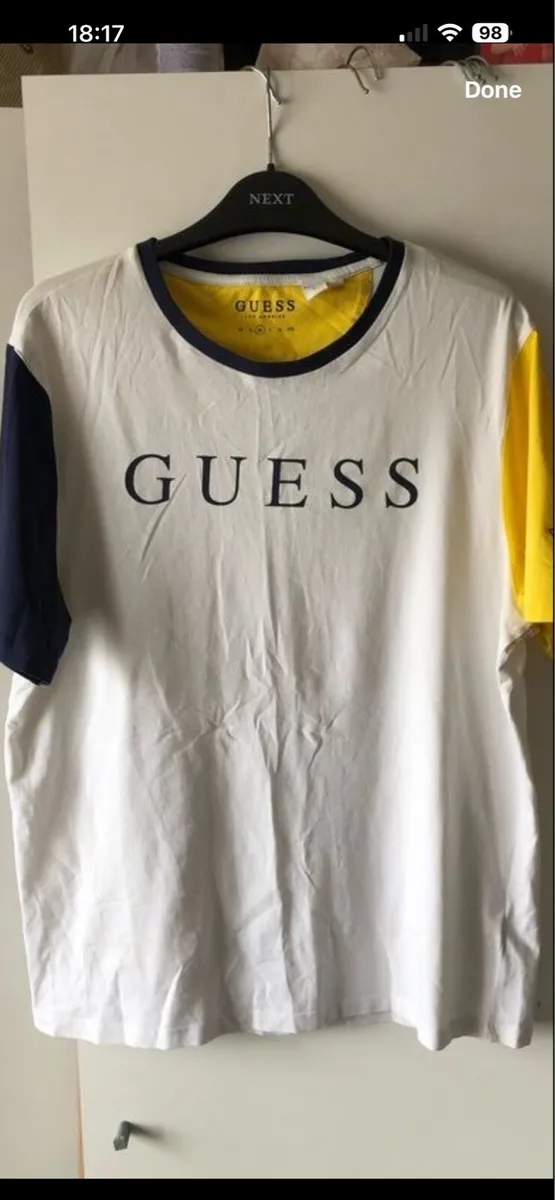 Mens Guess top size M €15 - Image 4