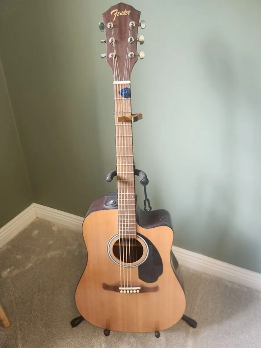 Fender Acoustic/Electric Guitar w/ hard top travel case and stand - Image 1