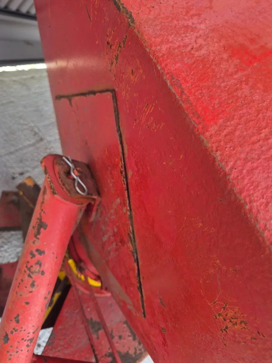 Massey Ferguson 11 spinner - Image 2