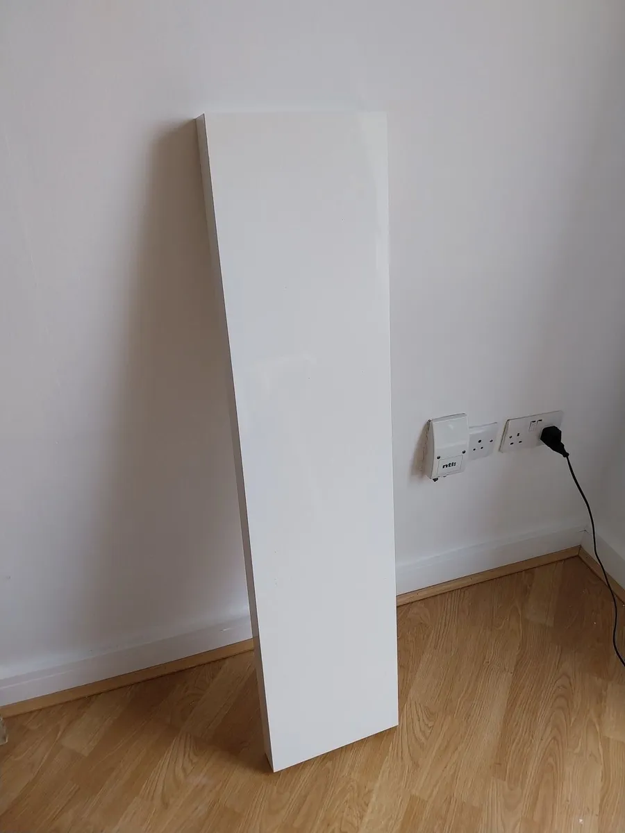 White shelf - Image 1