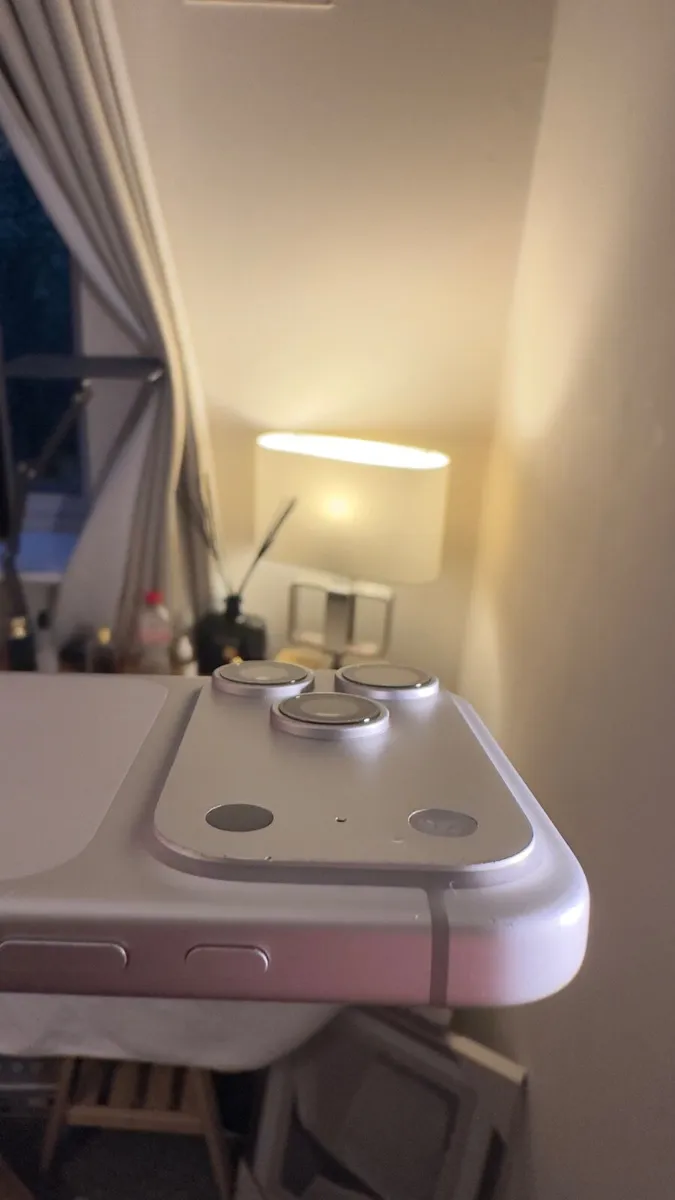 iPhone 17 pro max - Image 4