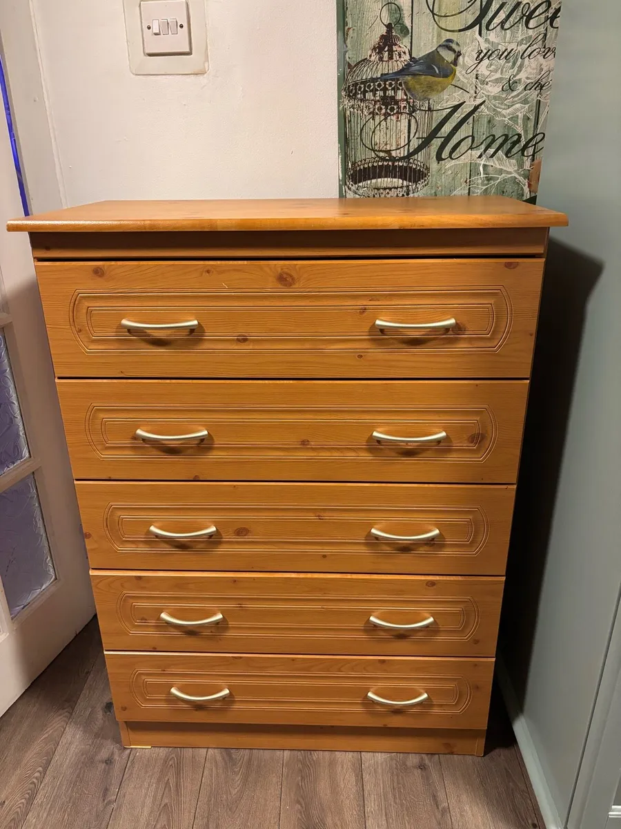 Chest of drawers - Image 1