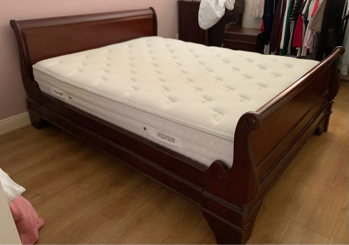 Bedroom suite - Image 2