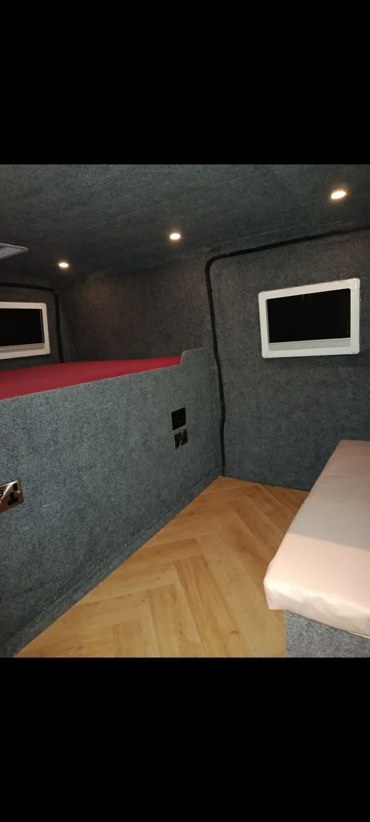 Van/campervan - Image 1