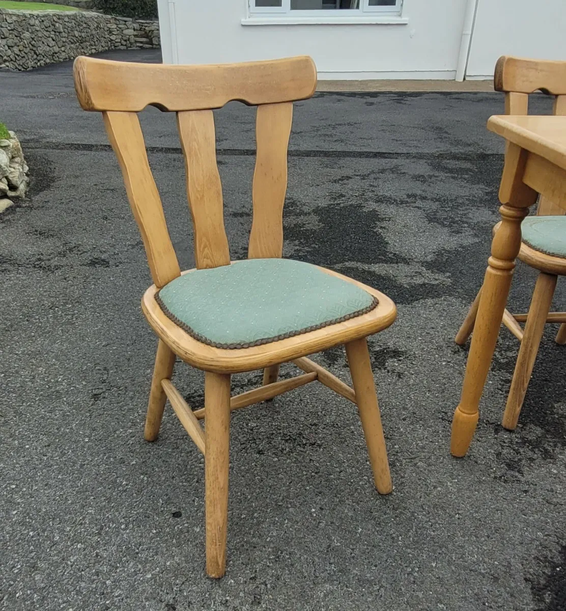 Square Tables and chairs - Image 2
