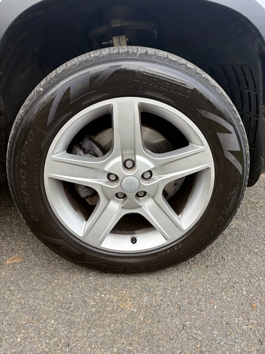 Landrover defender Alloys - Image 4