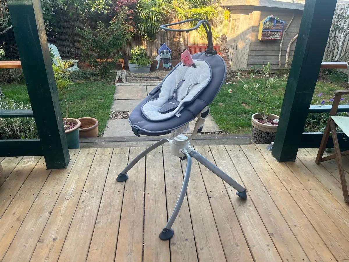 BabyMoov 360 elevated baby bouncer - Image 1