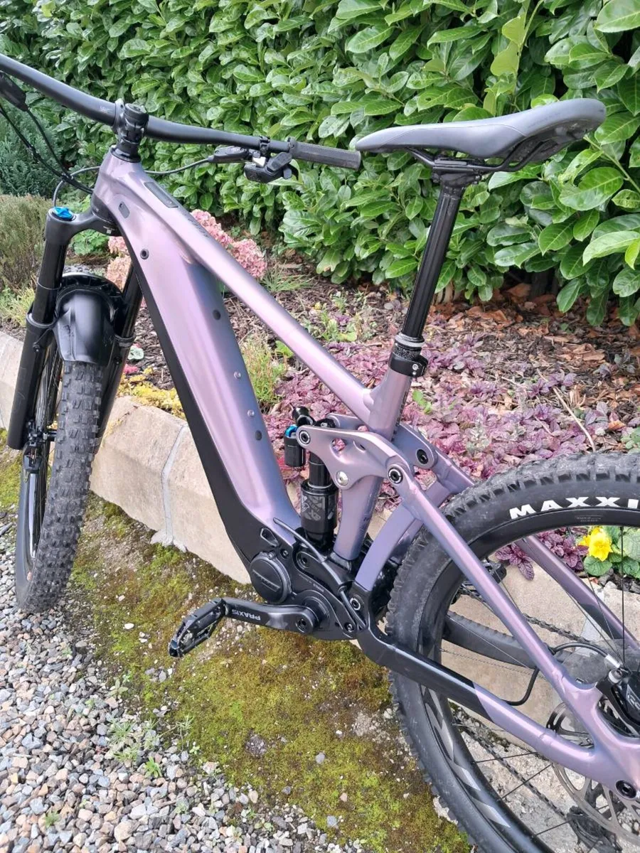 Giant Reign E+ 1 – 800Wh – Medium – Immaculate – € - Image 4