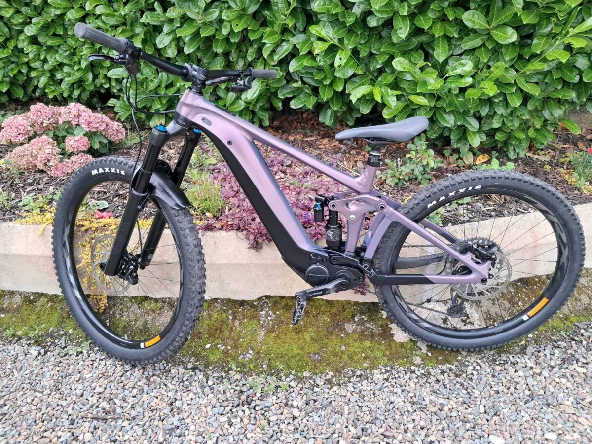 Giant Reign E+ 1 – 800Wh – Medium – Immaculate – € - Image 1