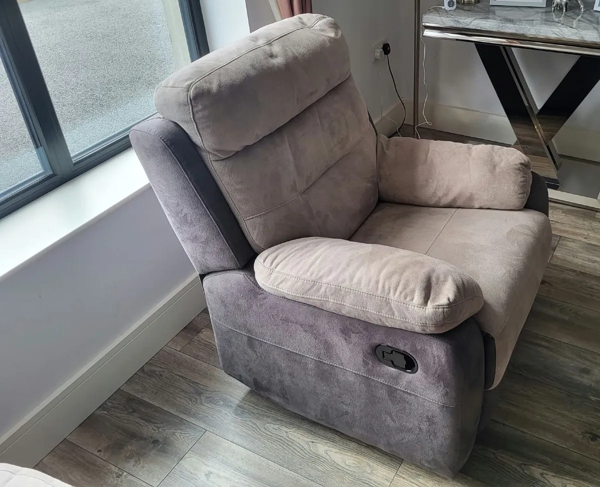 Reclining corner sofa and armchair - Image 3