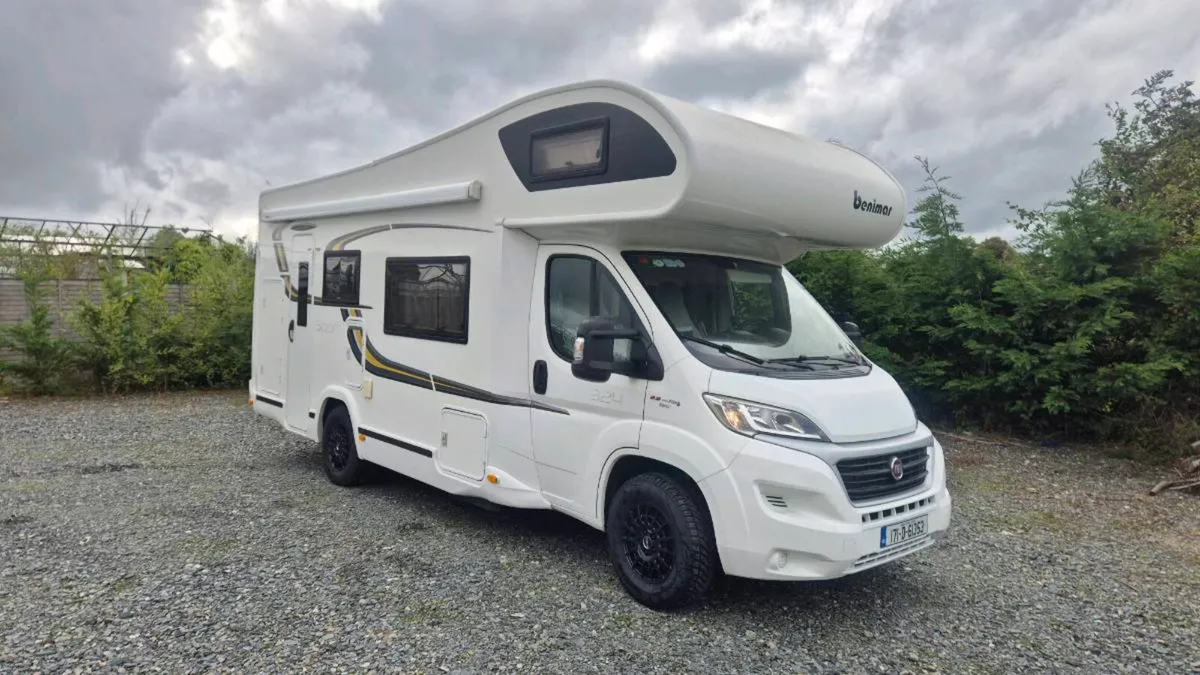 6 Berth Camper with 6 Travelling Seat Belts - Image 1
