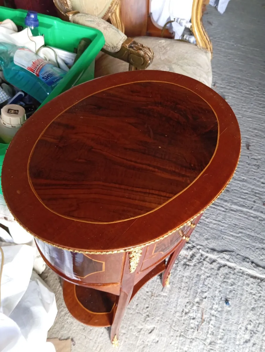 French style side table - Image 4