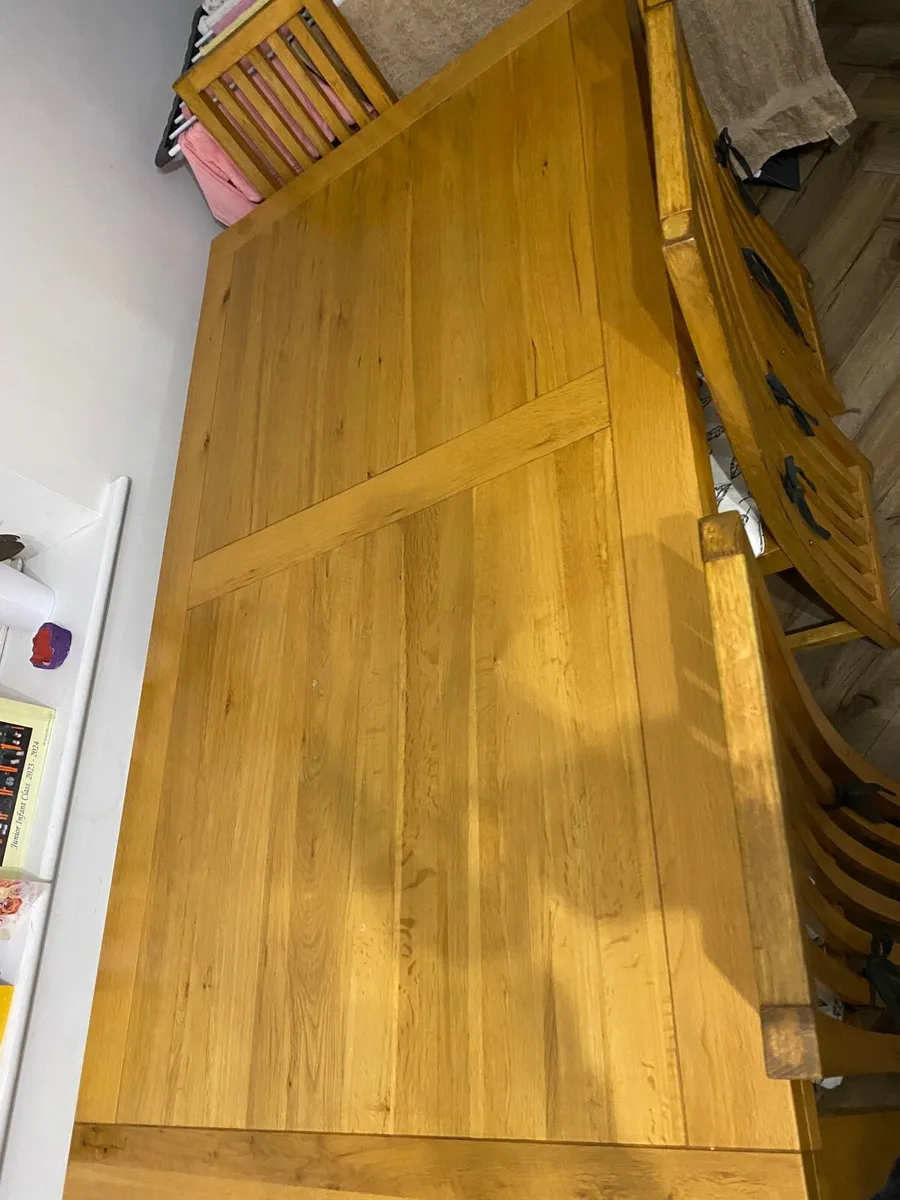 Kitchen table - Image 1