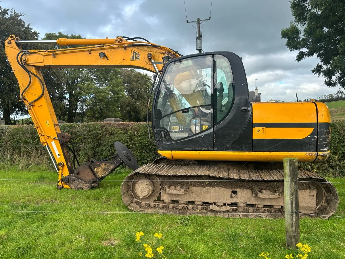 JCB JS 130 - Image 1