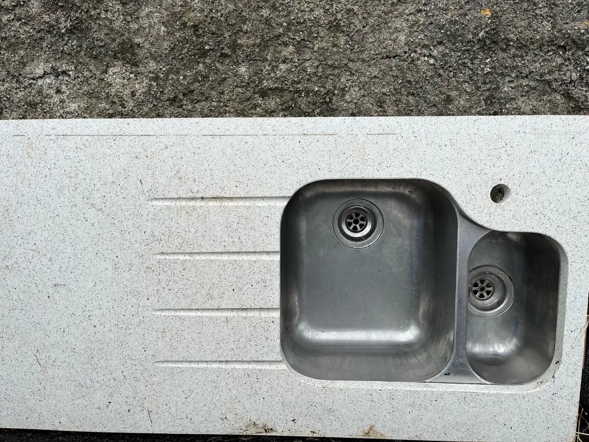 Kitchen counter top - Image 1
