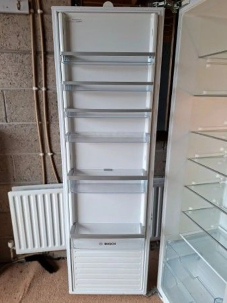 Bosch Integrated fridge - Image 3