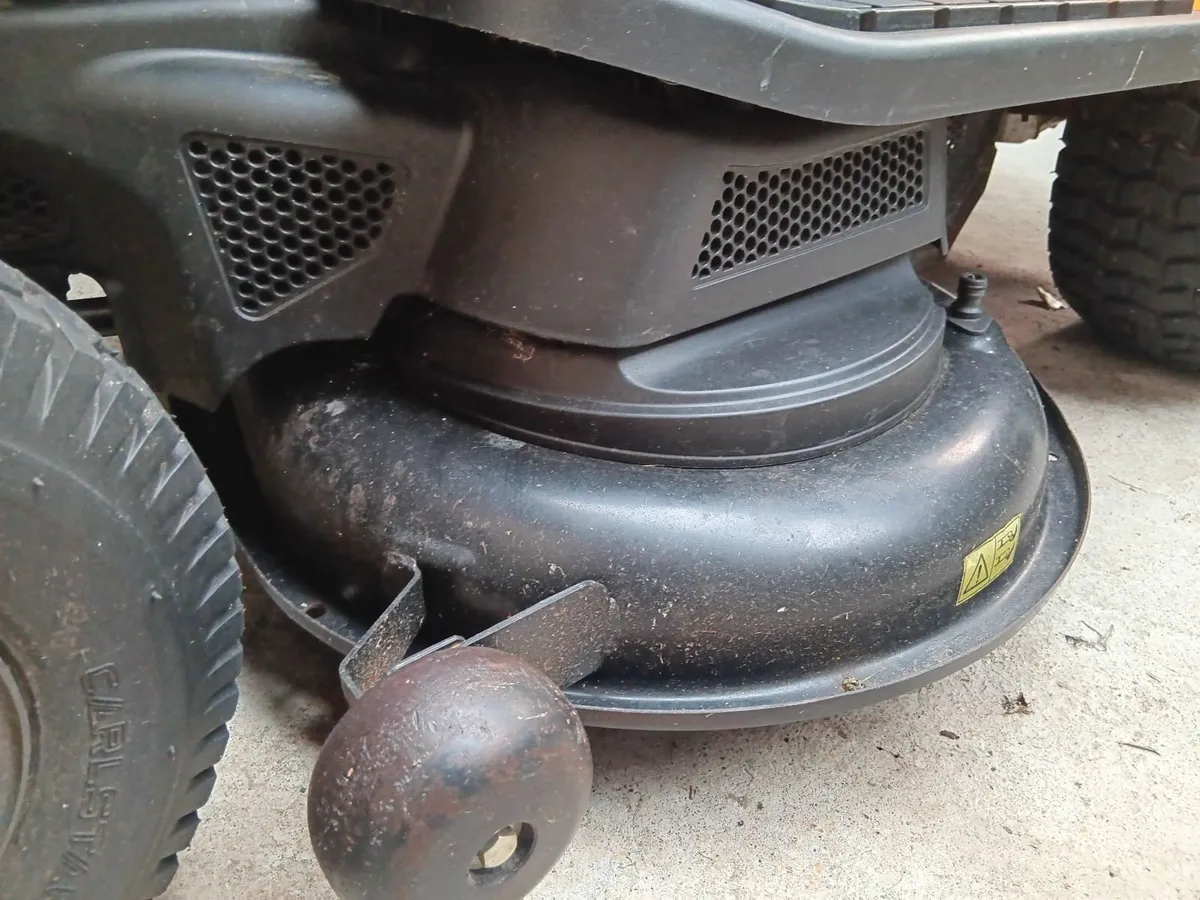 Ride on mower - Image 2