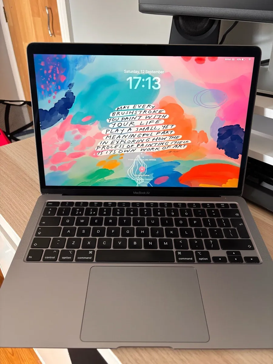 Macbook Air 2020 - Image 1