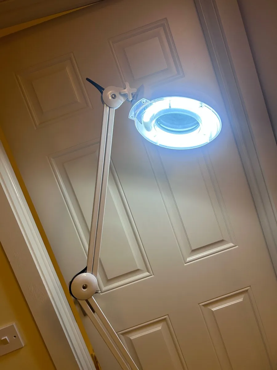 Beauty lamp - Image 2