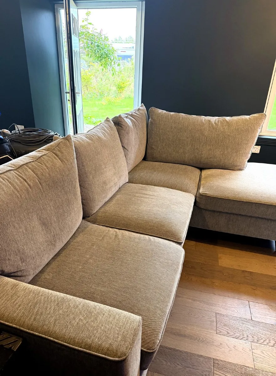 Large L-Shaped Corner Sofa – Immaculate - Image 3
