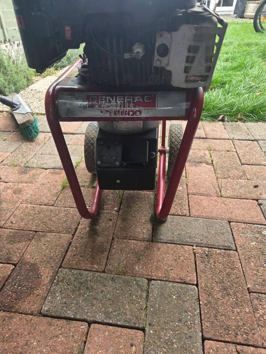 220 v generator - Image 1
