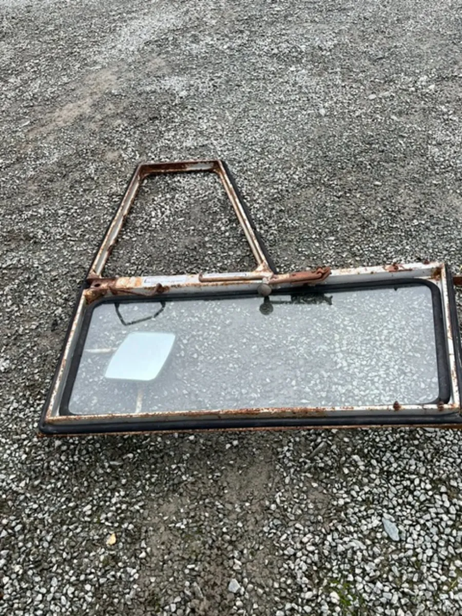 Door to suit MF 590, 575, 565 etc - Image 4