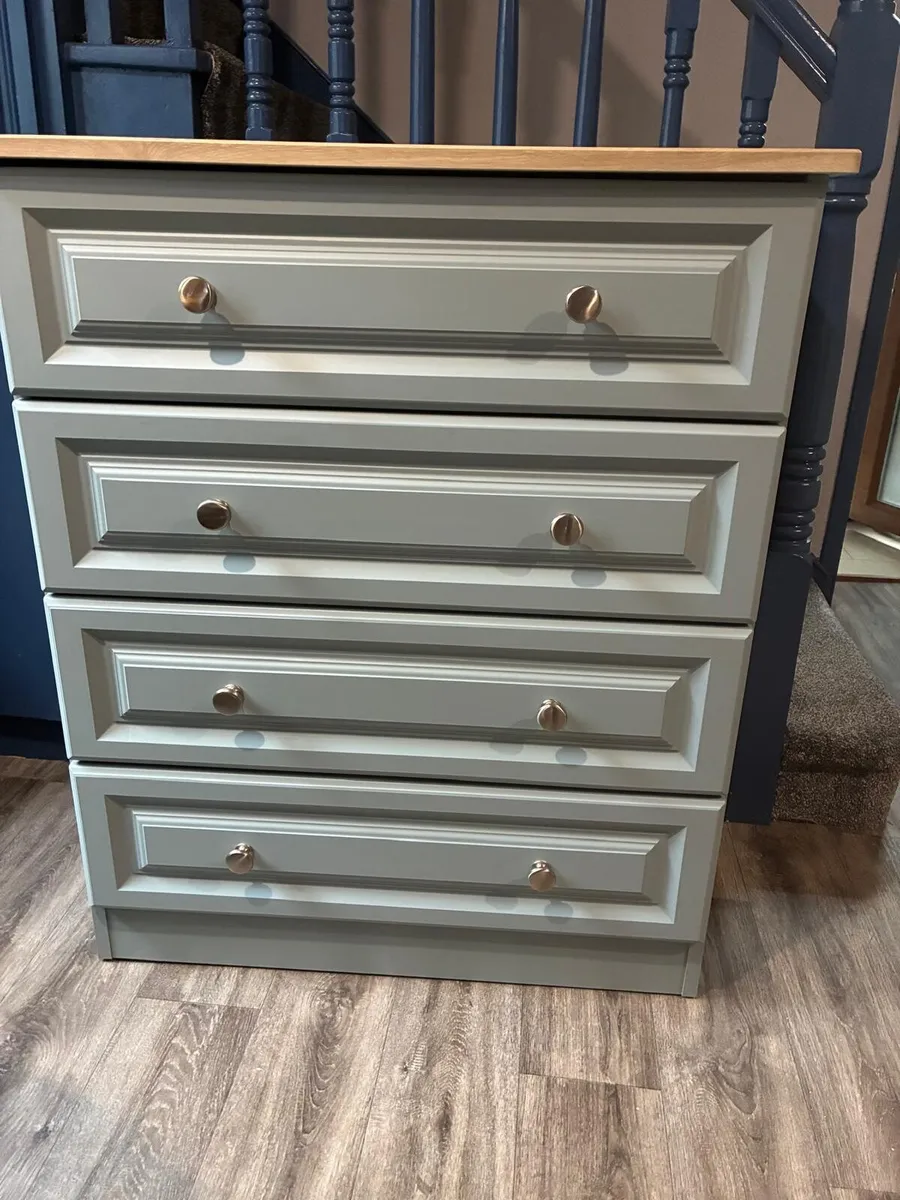 Chest of drawers new never used - Image 1