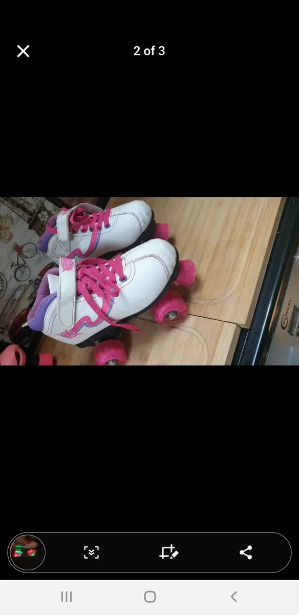 Skates - Image 2