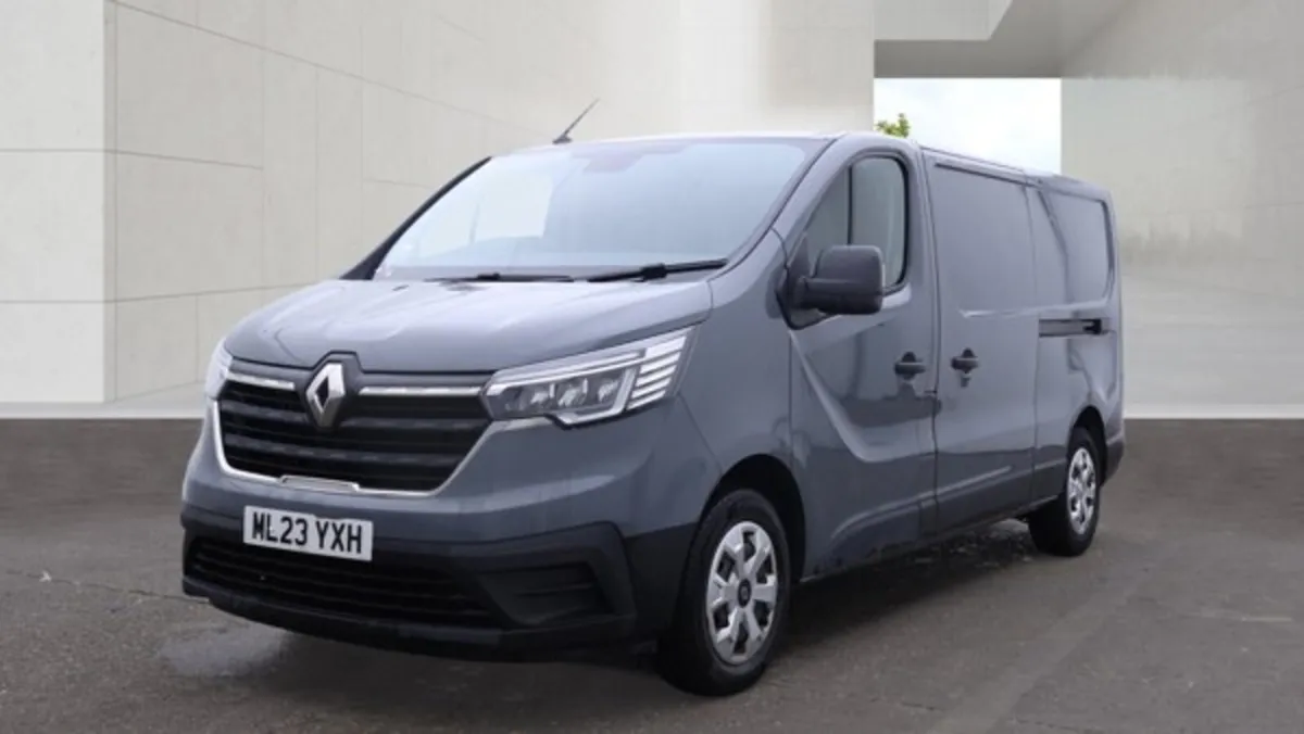 2023 Renault Trafic 30 LWB  €13500 ON IRISH REG - Image 2