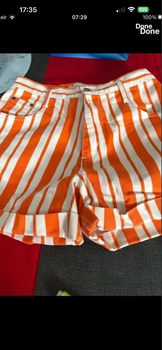 Ladies shorts size 8 €10 - Image 1