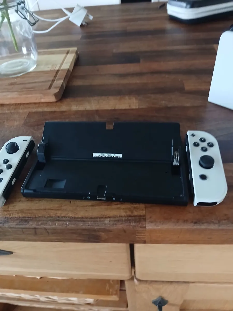 Nintendo switch oled - Image 3
