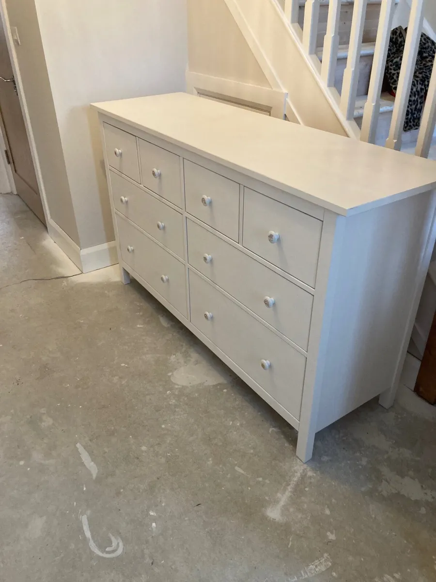 Kids chest of drawers