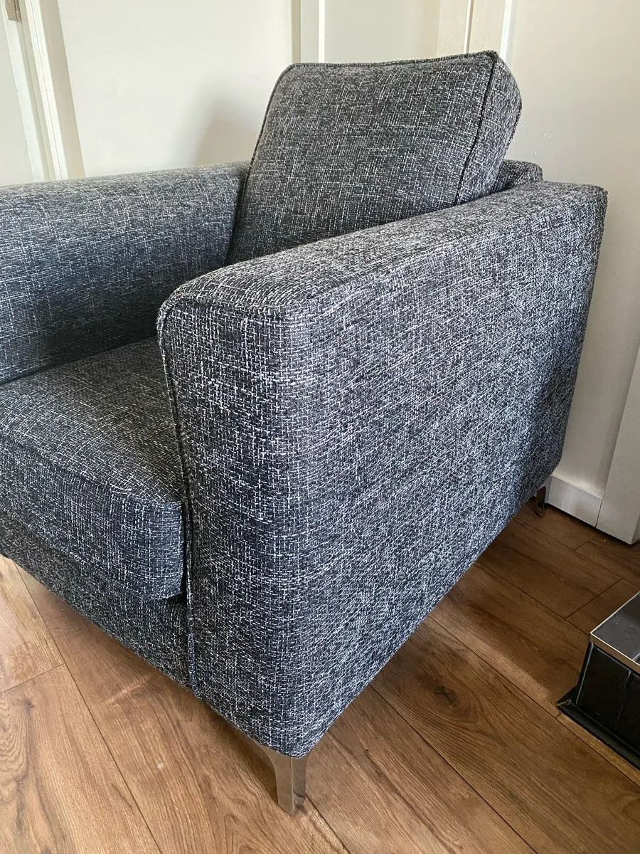 Fantastic lounge chair - Image 1