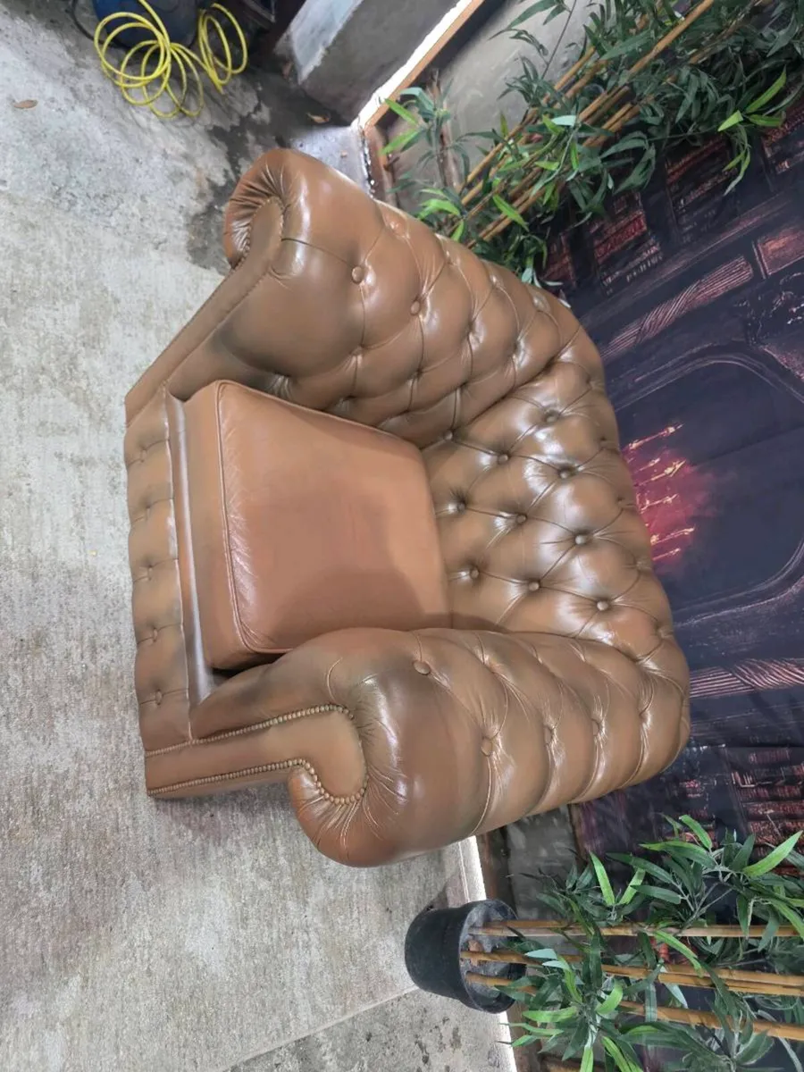 Chesterfield armchair - Image 2