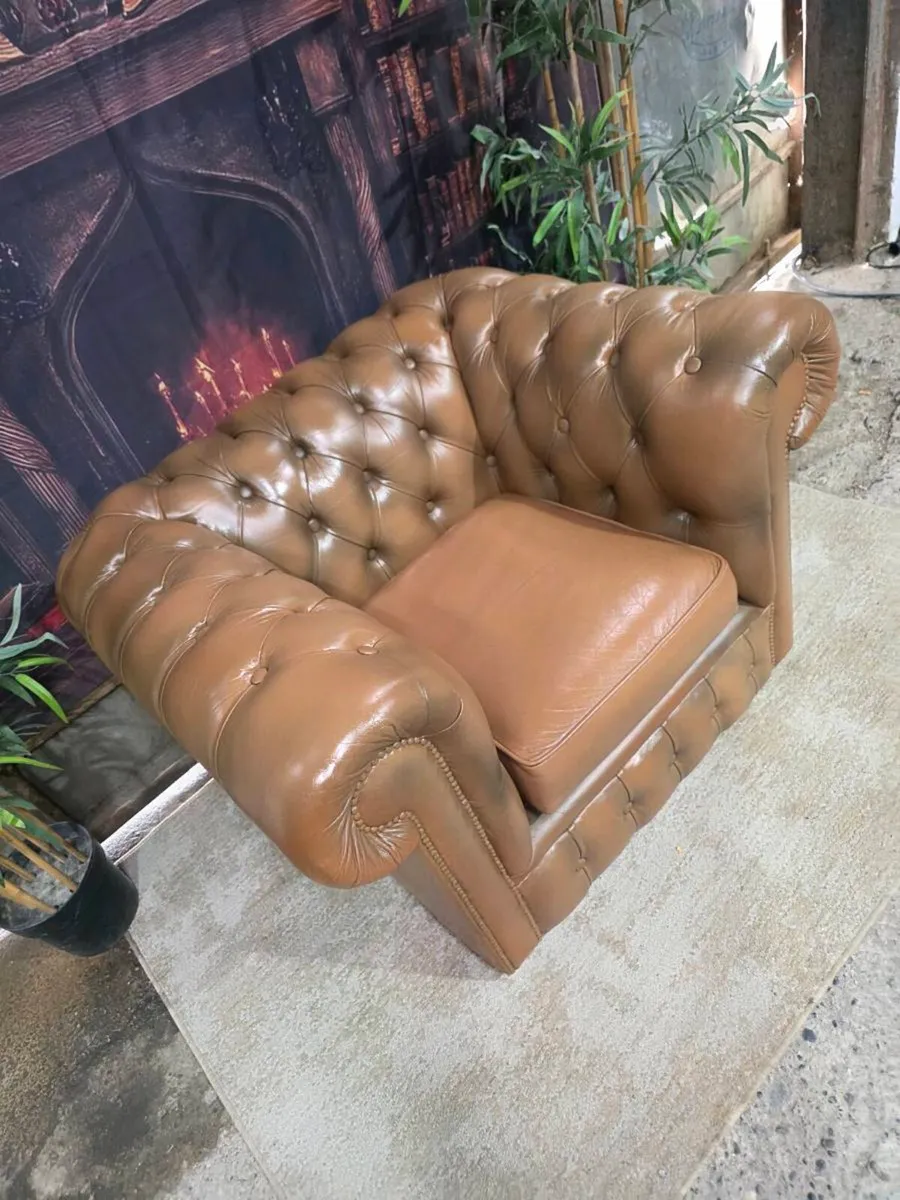 Chesterfield armchair - Image 3