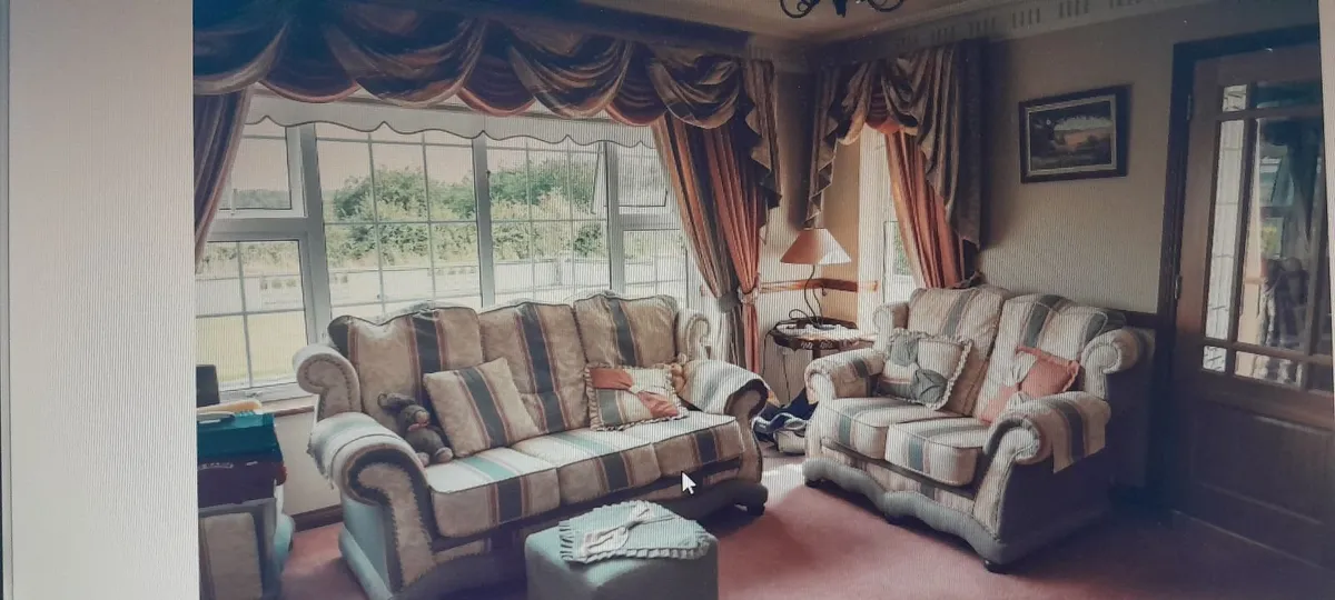 Sitting Room Suite and Curtains - Image 1