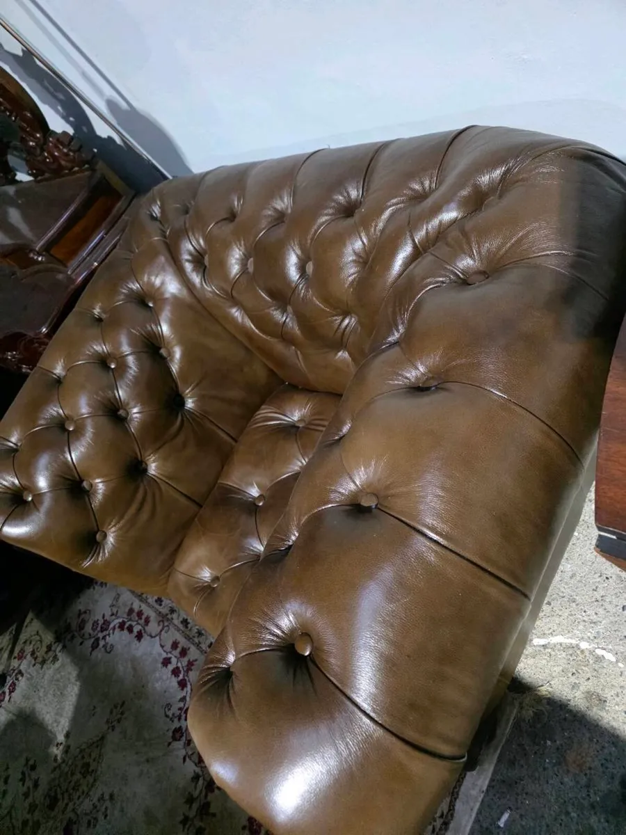 Armcjair chesterfield - Image 3