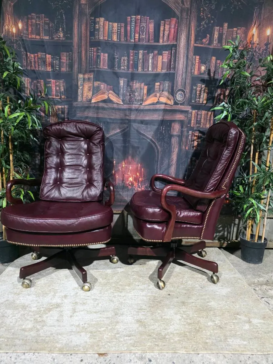 Director desk chair - Image 2