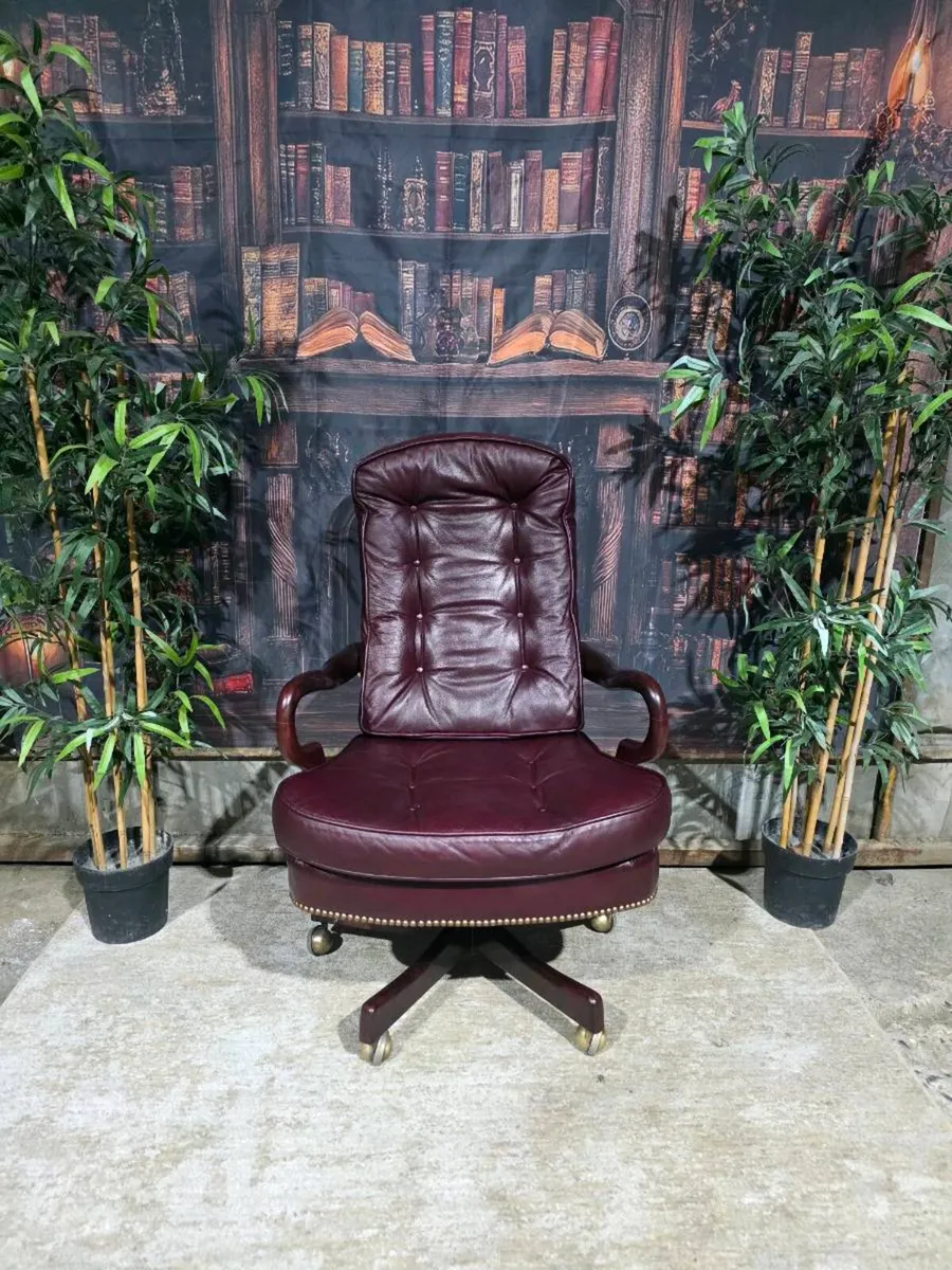 Director desk chair - Image 3