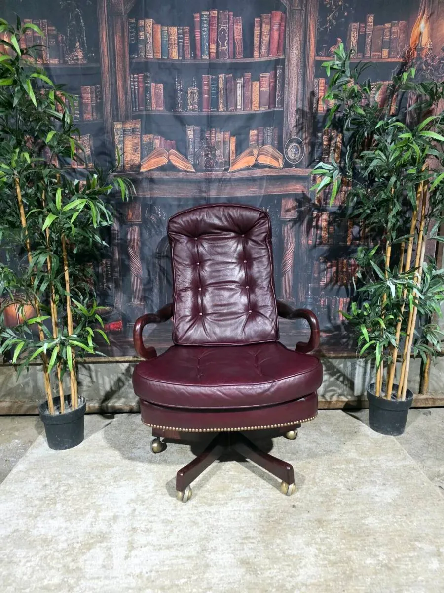 Director desk chair - Image 4