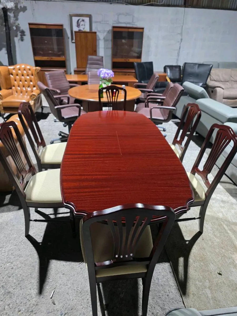 Mahogany extendable table and 6 chairs - Image 3