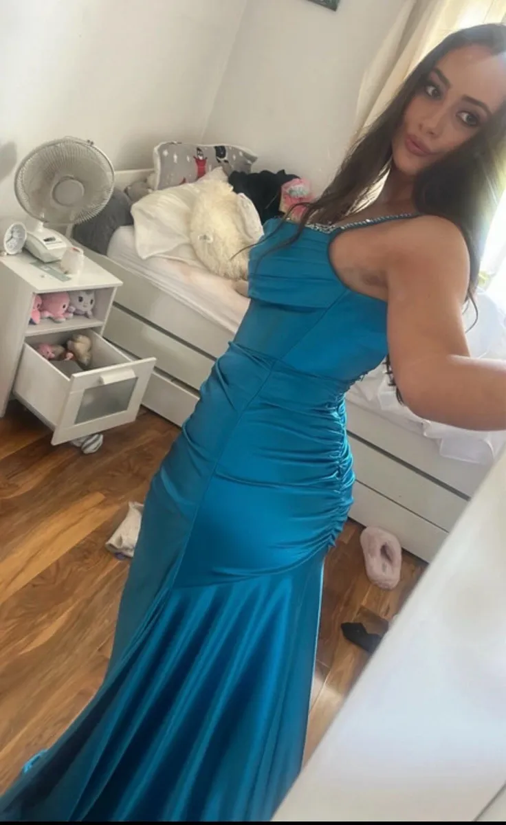 Stunning Blue/ Turquoise Debs Dress - Image 3