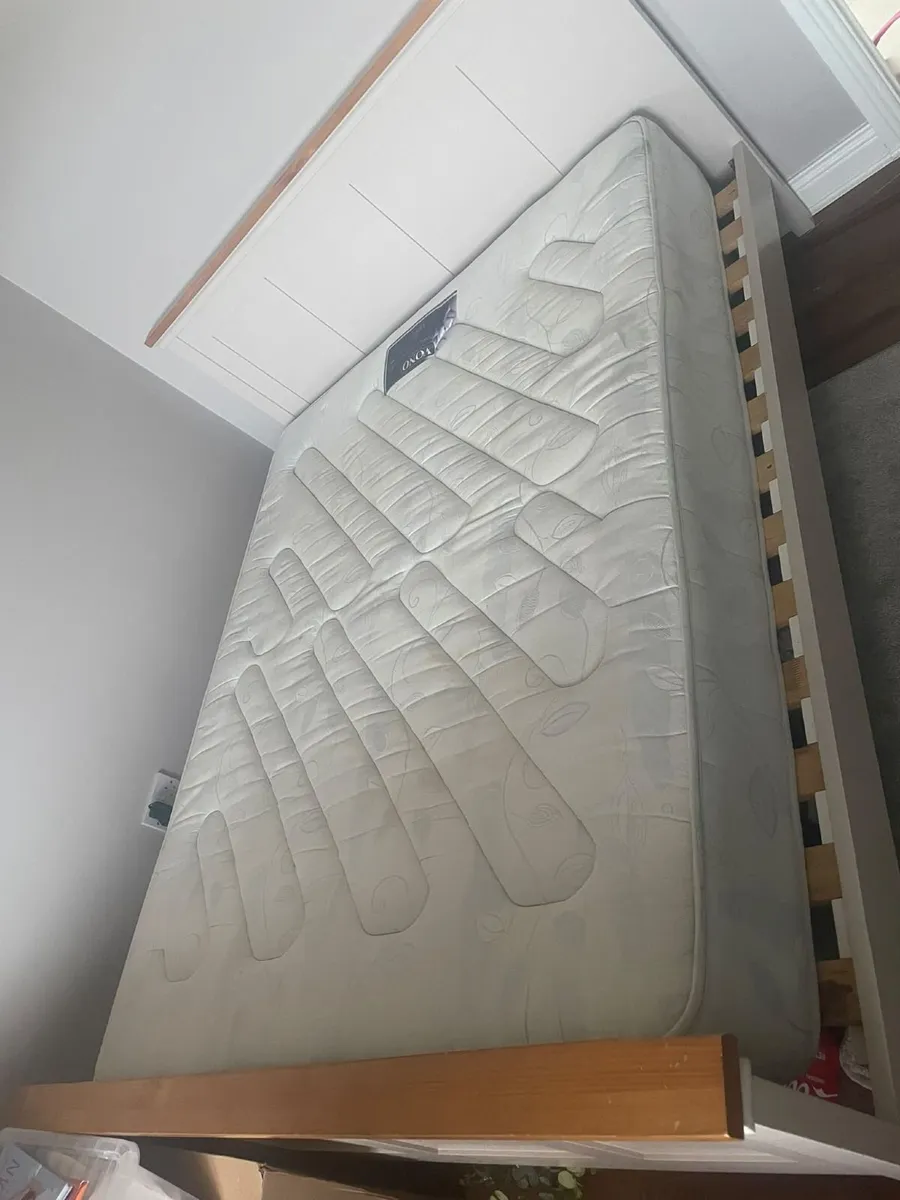 Bedroom furniture - Image 2