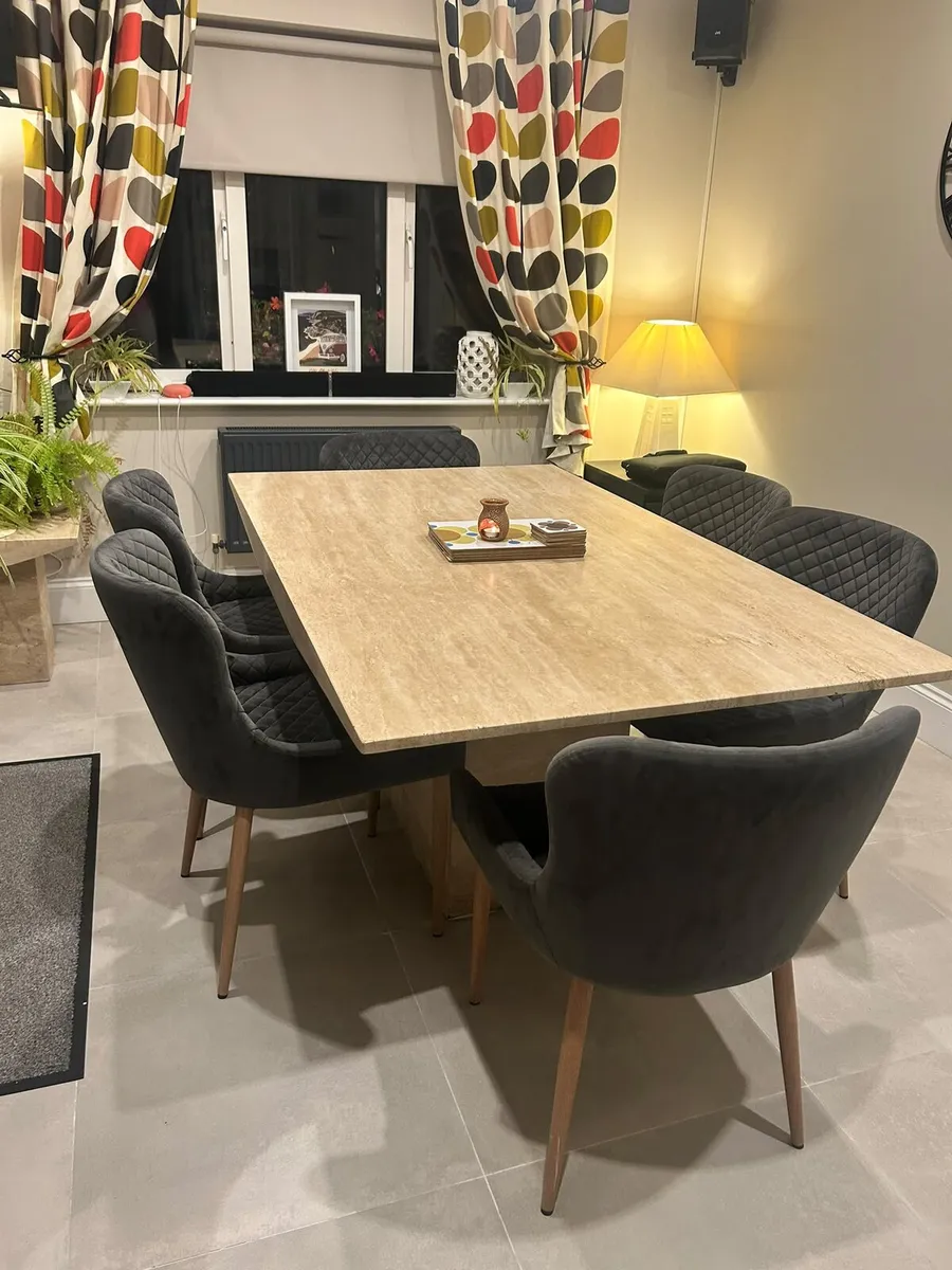 Kitchen table - Image 1