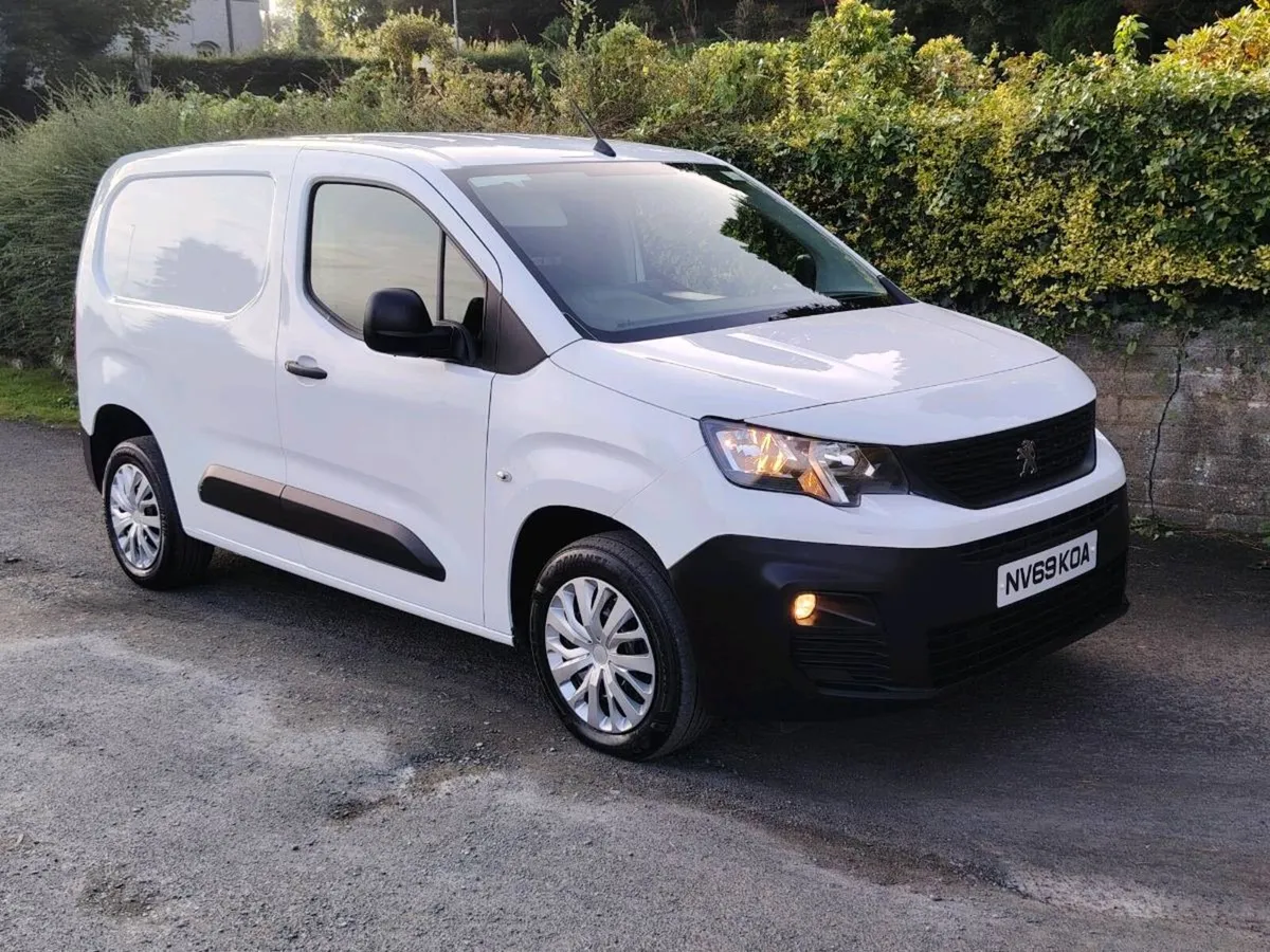 2020 PEUGEOT PARTNER HDI DIESE Llike new - Image 4