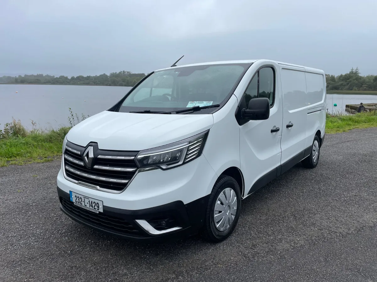 Renault Trafic 2023 lwb 2.0 diesel Cvrt 9/27 - Image 2