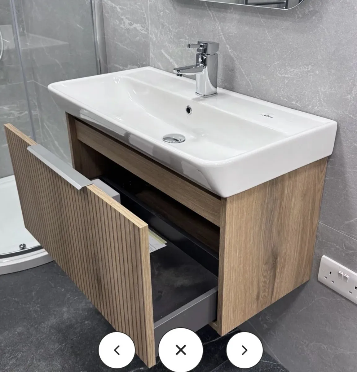 New  Josef martin 800mm wall hung vanity and basin - Image 4