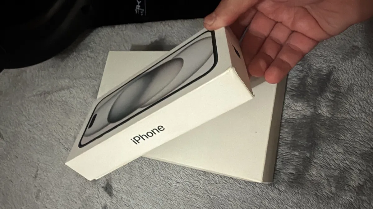 LIKE NEW IPHONE 15 pro max Unlocked 256gbs - Image 1