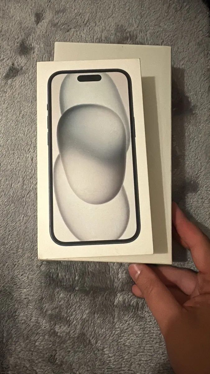 LIKE NEW IPHONE 15 pro max Unlocked 256gbs - Image 2