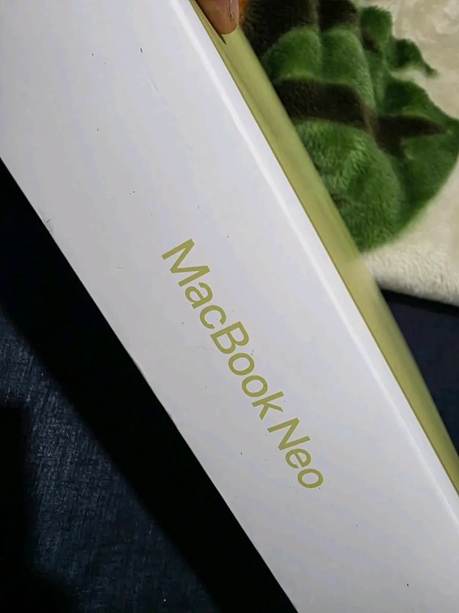 Mackbook - Image 1